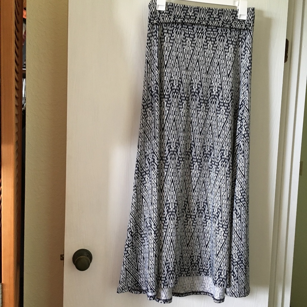 LuLaRoe Maxi skirt. Size XS.